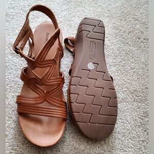 Baretraps brown wedge sandal, size 10 never worn